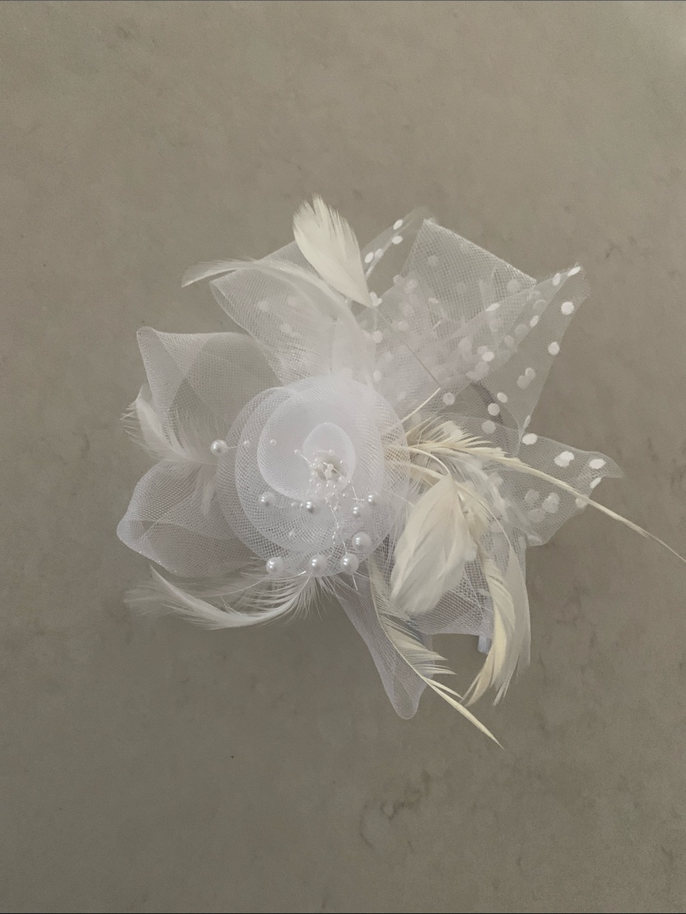 Elegant White Feather & Pearl Bridal Fascinator